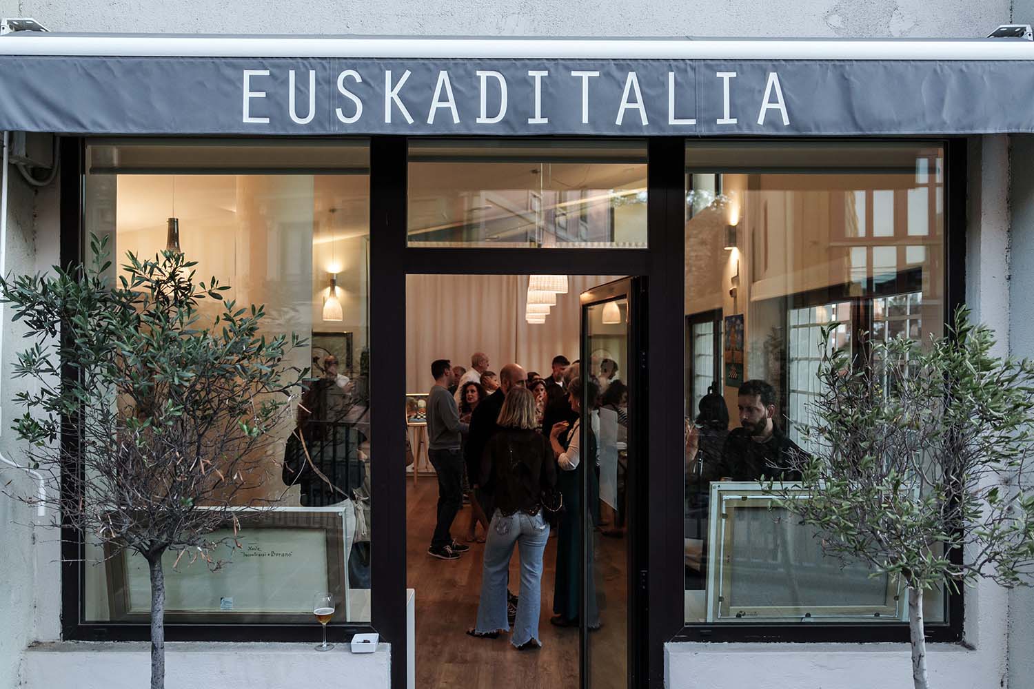 Mostra d'arte surrealista a Bilbao, EUSKADITALIA
